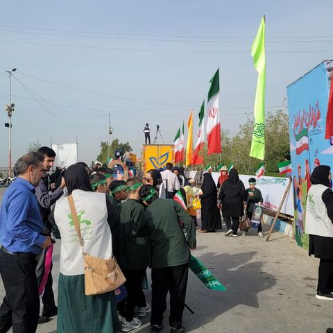 برپایی غرفه کانون هرمزگان در محل راهپیمایی 22 بهمن