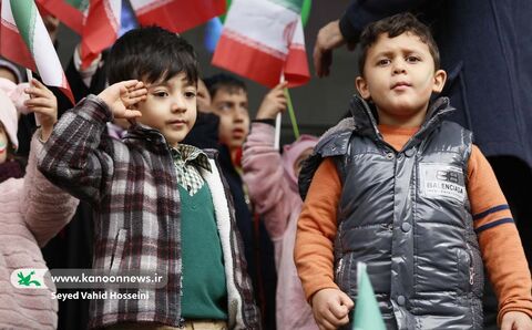 حضور کودکان و نوجوانان در اجرای تماشاخانه 22 بهمن 1404