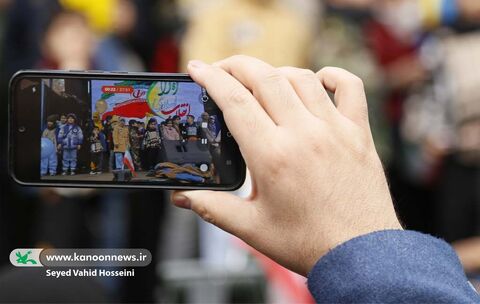 حضور کودکان و نوجوانان در اجرای تماشاخانه 22 بهمن 1404