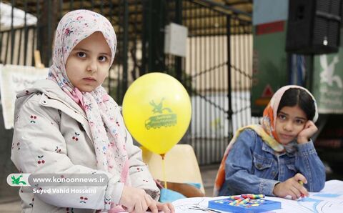 حضور کودکان و نوجوانان در اجرای تماشاخانه 22 بهمن 1404