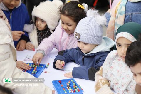 حضور کودکان و نوجوانان در اجرای تماشاخانه 22 بهمن 1404