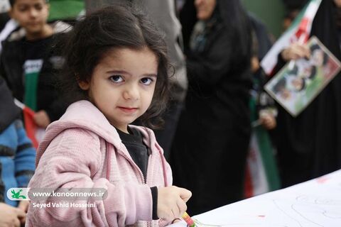حضور کودکان و نوجوانان در اجرای تماشاخانه 22 بهمن 1404