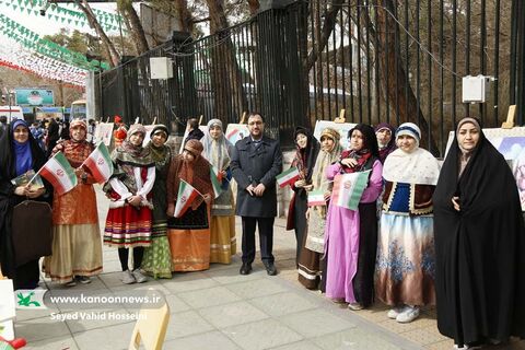 حضور  حامد علامتی مدیرعامل کانون در راهپیمایی 22 بهمن 1404