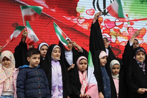 جشن چهلمین سالگرد پیروزی انقلاب اسلامی/تماشاخانه استان تهران/میدان فردوسی22 بهمن ماه 1404-آلبوم 1