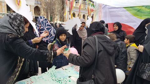 کرمانشاه.  حضور کارکنان در غرفه