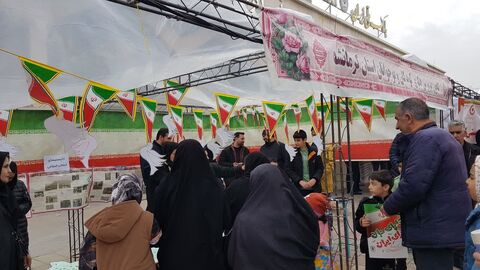 کرمانشاه.  حضور کارکنان در غرفه