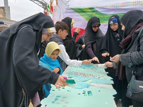 کرمانشاه.  حضور کارکنان در غرفه