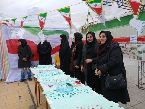 کرمانشاه.  حضور کارکنان در غرفه