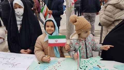 کرمانشاه.  حضور کارکنان در غرفه