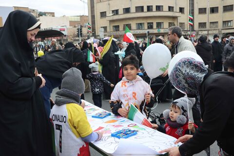 جشن چهلمین سالگرد پیروزی انقلاب اسلامی/تماشاخانه،کانون پرورش فکری کودکان و نوجوانان استان تهران/ میدان فردوسی