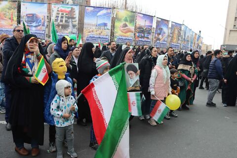 جشن چهلمین سالگرد پیروزی انقلاب اسلامی/تماشاخانه،کانون پرورش فکری کودکان و نوجوانان استان تهران/ میدان فردوسی