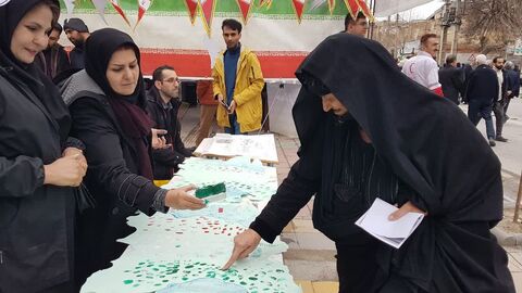 کرمانشاه.  غرفه کانون