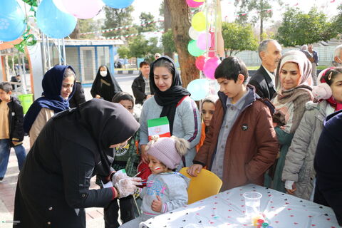 3حضور کودکان و نوجوانان و کارکنان کانون فارس در راهپیمایی ۲۲ بهمن ۱۴۰۴