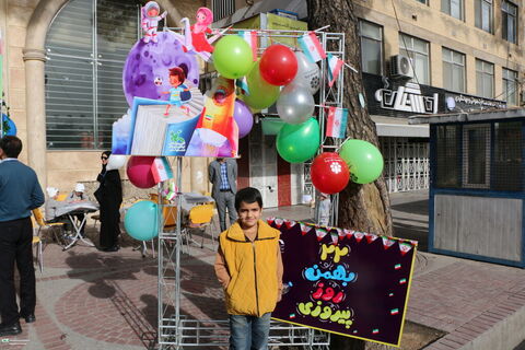 3حضور کودکان و نوجوانان و کارکنان کانون فارس در راهپیمایی ۲۲ بهمن ۱۴۰۴