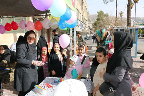 4حضور کودکان و نوجوانان و کارکنان کانون فارس در راهپیمایی ۲۲ بهمن ۱۴۰۴