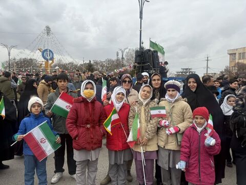 کرمانشاه.  برنامه‌های کانون در مسیر راهپیمایی