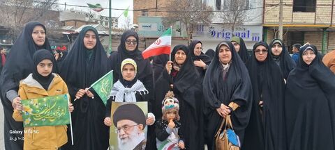 کرمانشاه.  برنامه‌های کانون در مسیر راهپیمایی