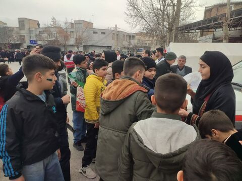 کرمانشاه.  برنامه‌های کانون در مسیر راهپیمایی