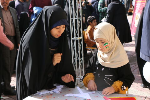 5حضور کودکان و نوجوانان و کارکنان کانون فارس در راهپیمایی ۲۲ بهمن ۱۴۰۴