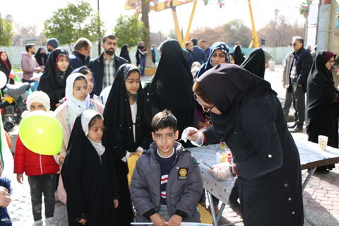5حضور کودکان و نوجوانان و کارکنان کانون فارس در راهپیمایی ۲۲ بهمن ۱۴۰۴