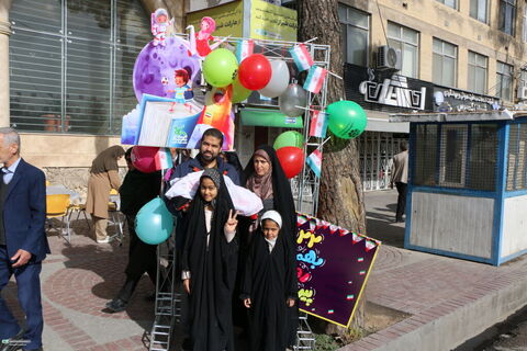 5حضور کودکان و نوجوانان و کارکنان کانون فارس در راهپیمایی ۲۲ بهمن ۱۴۰۴