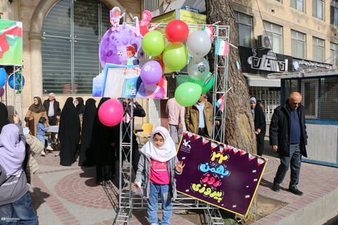 حضور کودکان و نوجوانان و کارکنان کانون فارس در راهپیمایی ۲۲ بهمن ۱۴۰۴ (۲)