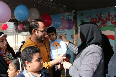 8 حضور کودکان و نوجوانان و کارکنان کانون فارس در راهپیمایی ۲۲ بهمن ۱۴۰۴ (۲)