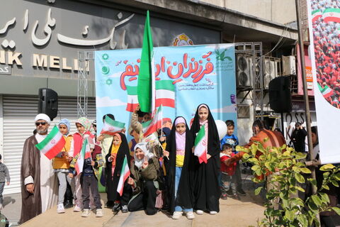 10حضور کودکان و نوجوانان و کارکنان کانون فارس در راهپیمایی ۲۲ بهمن ۱۴۰۴ (۲)