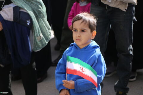 حضور کودکان و نوجوانان و کارکنان کانون فارس در راهپیمایی ۲۲ بهمن ۱۴۰۴ (۲)