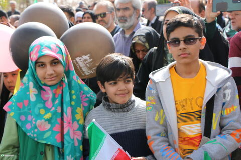 حضور کودکان و نوجوانان و کارکنان کانون فارس در راهپیمایی ۲۲ بهمن ۱۴۰۴ (۲)