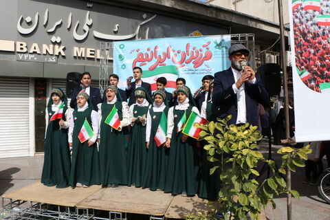 حضور کودکان و نوجوانان و کارکنان کانون فارس در راهپیمایی ۲۲ بهمن ۱۴۰۴ (۲)