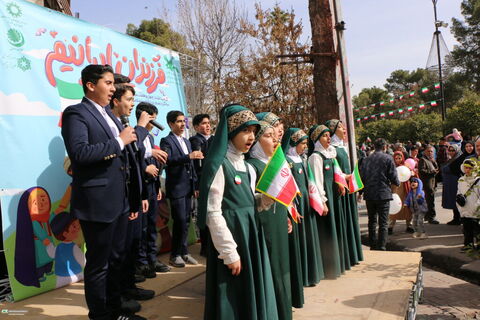 حضور کودکان و نوجوانان و کارکنان کانون فارس در راهپیمایی ۲۲ بهمن ۱۴۰۴ (۲)