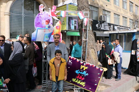 حضور کودکان و نوجوانان و کارکنان کانون فارس در راهپیمایی ۲۲ بهمن ۱۴۰۴ (۲)