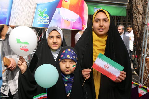 حضور کودکان و نوجوانان و کارکنان کانون فارس در راهپیمایی ۲۲ بهمن ۱۴۰۴ (۲)