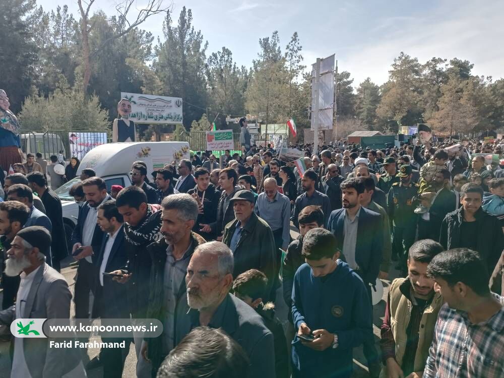 ایستگاه فرهنگی کانون در مسیر راهپیمایی ۲۲ بهمن زاهدان برپا شد