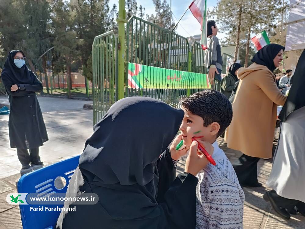 ایستگاه فرهنگی کانون در مسیر راهپیمایی ۲۲ بهمن زاهدان برپا شد