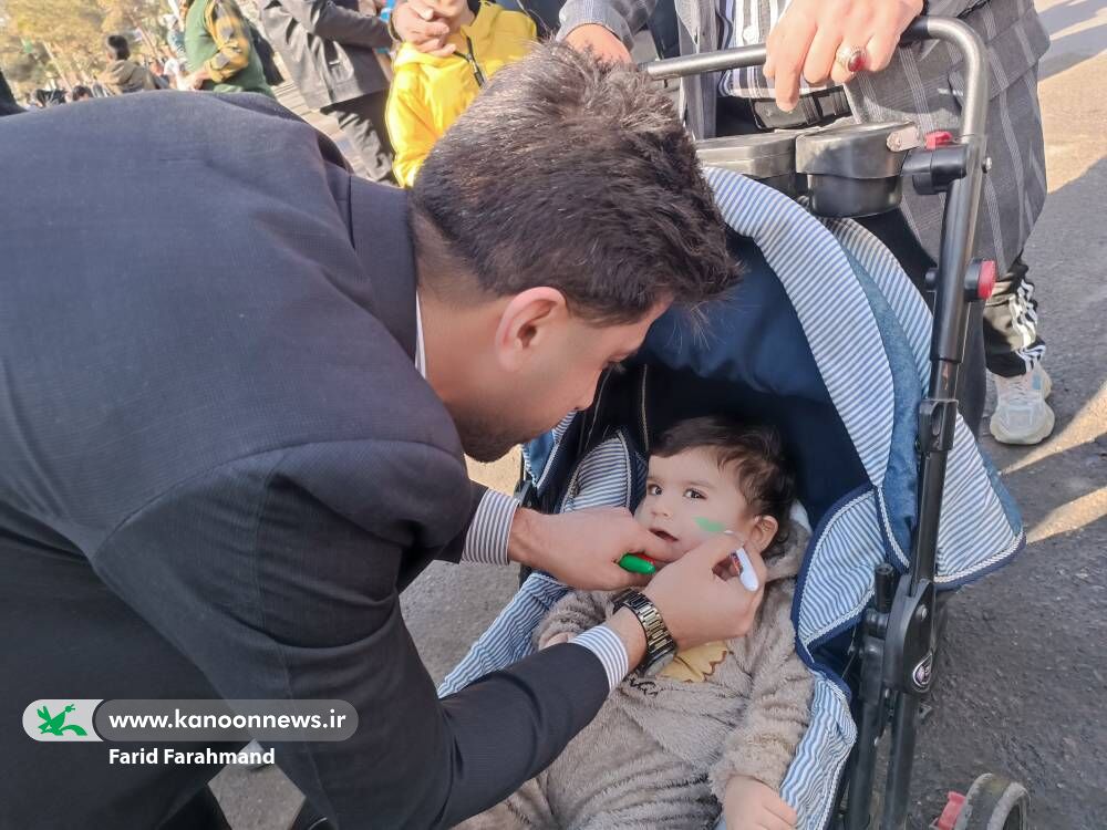 ایستگاه فرهنگی کانون در مسیر راهپیمایی ۲۲ بهمن زاهدان برپا شد