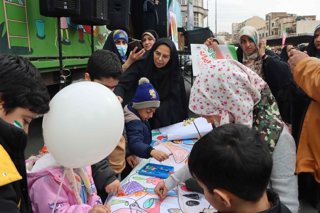 کانون پرورش فکری استان تهران، همراه نسل کودک و نوجوان در راهپیمایی ۲۲ بهمن