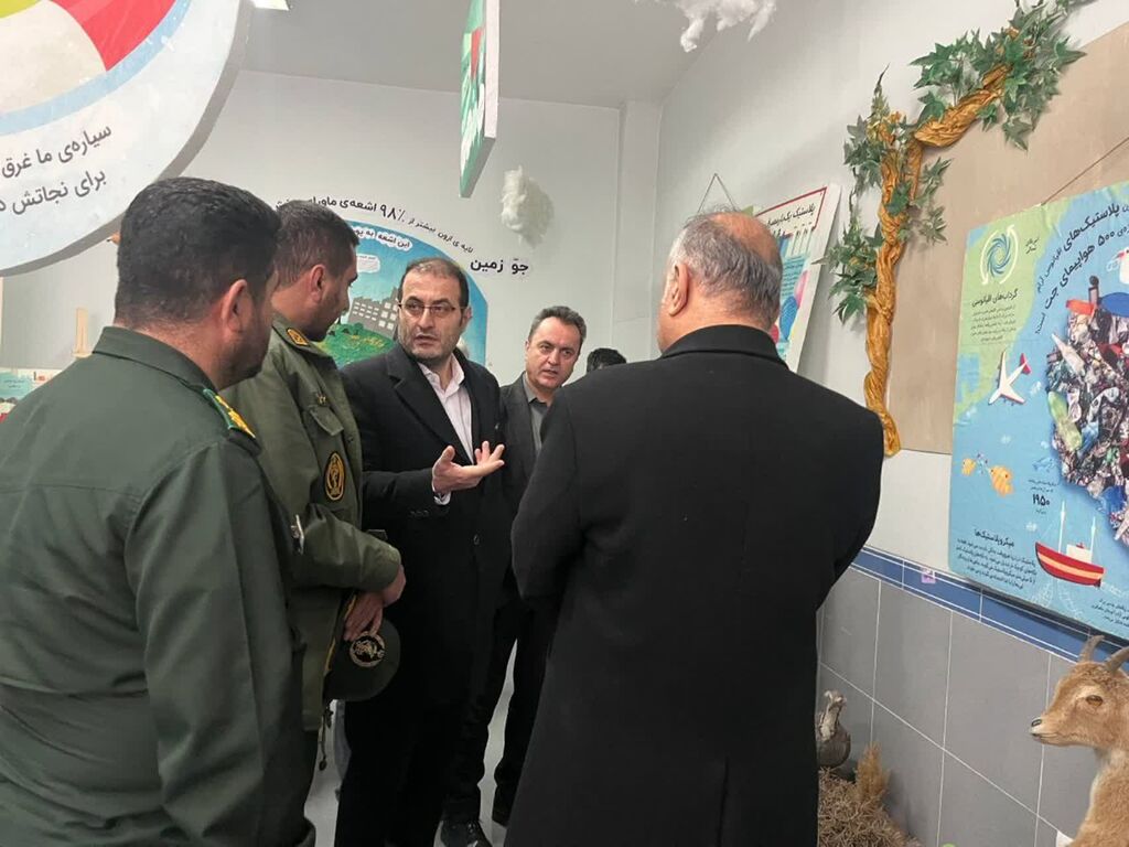 با حضور فرماندار و مسئولان شهرستانی اشنویه ویژه‌برنامه ای در کانون برگزار شد