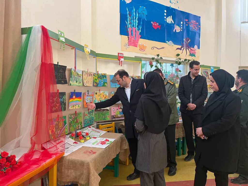 با حضور فرماندار و مسئولان شهرستانی اشنویه ویژه‌برنامه ای در کانون برگزار شد