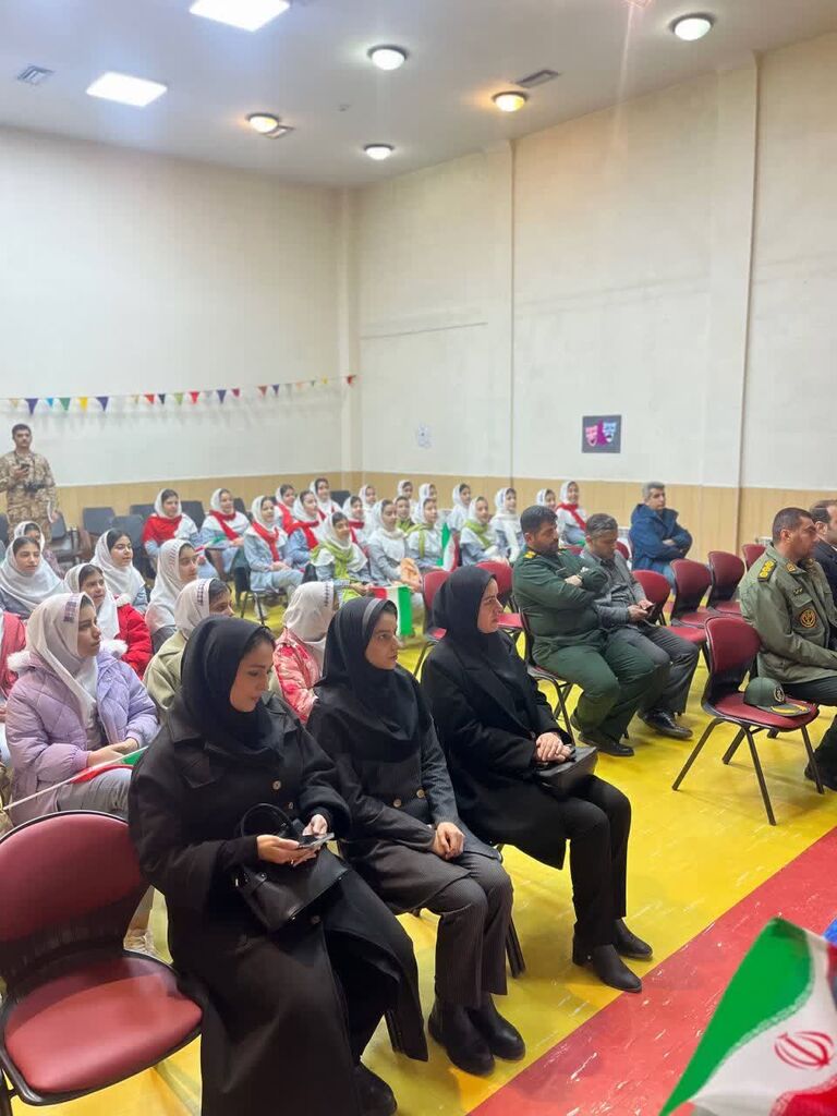 با حضور فرماندار و مسئولان شهرستانی اشنویه ویژه‌برنامه ای در کانون برگزار شد