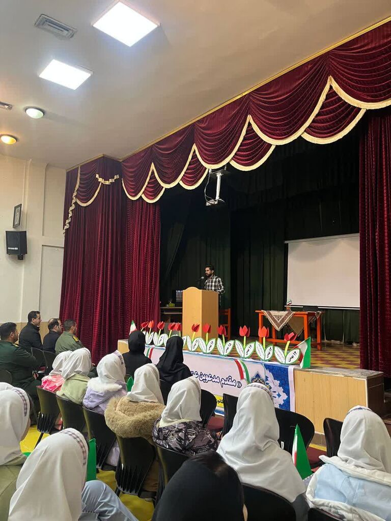 با حضور فرماندار و مسئولان شهرستانی اشنویه ویژهبرنامه ای در کانون برگزار شد