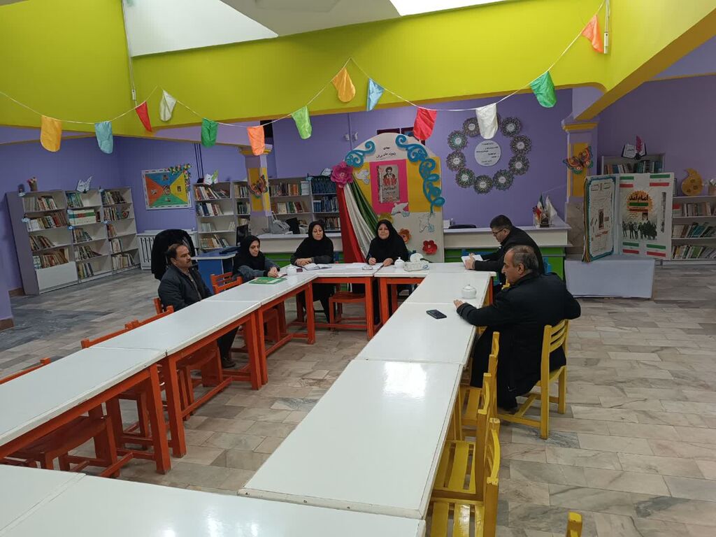 بازدید معاون اداری و مالی و کارشناسان فرهنگی و ارزیابی عملکرد از مرکز چالدران