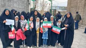 حضور کودکان و نوجوانان و کارکنان کانون استان مرکزی در راهپیمایی ۲۲ بهمن ۱۴۰۴ در سطح استان