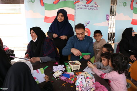 حضور کودکان و نوجوانان و کارکنان کانون فارس در راهپیمایی ۲۲ بهمن ۱۴۰۴ (۳)