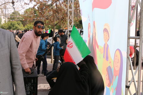 حضور کودکان و نوجوانان و کارکنان کانون فارس در راهپیمایی ۲۲ بهمن ۱۴۰۴ (۳)