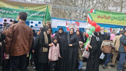کانون البرز همراه با مردم در راهپیمایی باشکوه ۲۲ بهمن