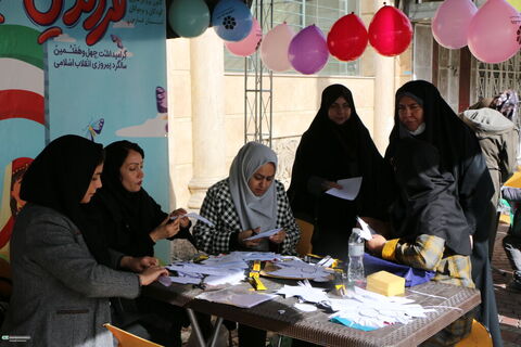 حضور کودکان و نوجوانان و کارکنان کانون فارس در راهپیمایی ۲۲ بهمن ۱۴۰۴ (۳)