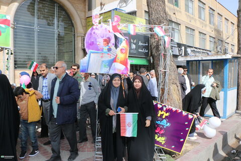 حضور کودکان و نوجوانان و کارکنان کانون فارس در راهپیمایی ۲۲ بهمن ۱۴۰۴ (۳)