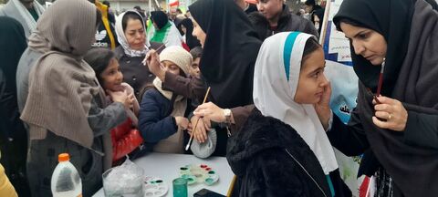 ایستگاه های فرهنگی هنری مراکز کانون پرورش فکری کودکان و نوجوانان شهرستان های استان آذربایجان غربی در مسیر راهپیمایی ۲۲ بهمن ۱۴۰۴